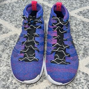 nike flynit sneakers